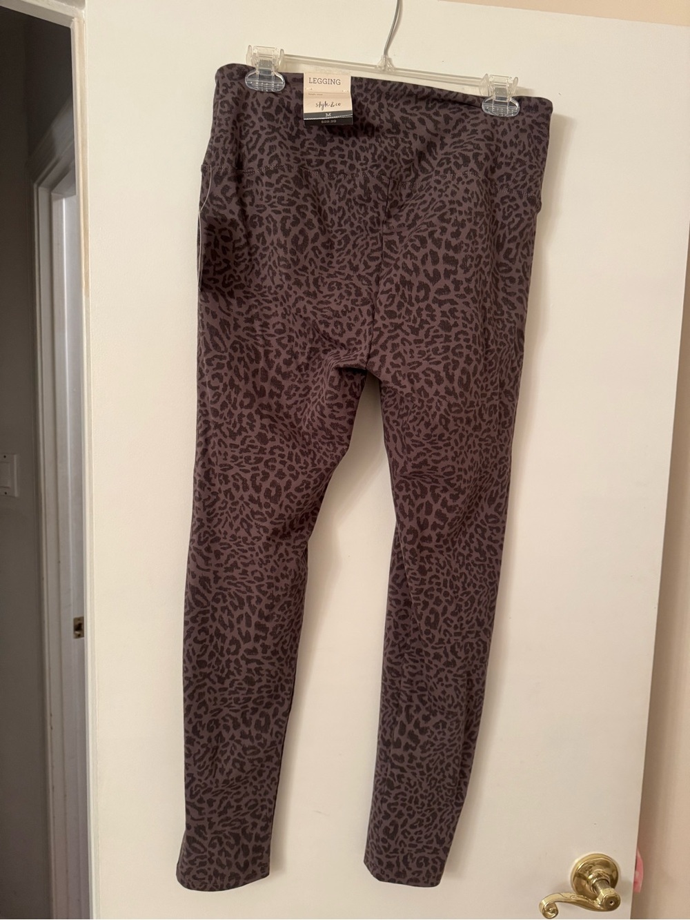 NWT Style & Co. Gray Animal Print Leggings….Size Medium